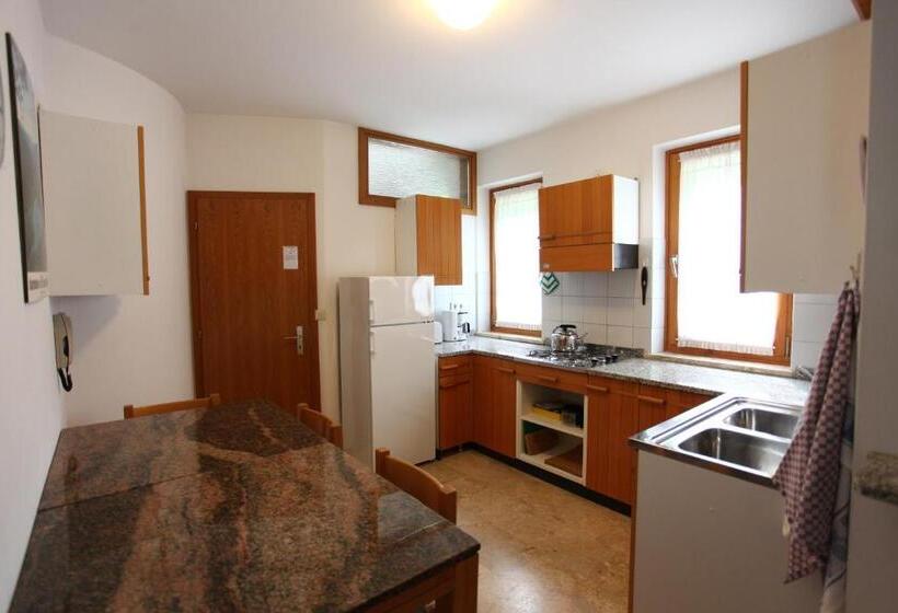 1 Bedroom Apartment Lake View, Al Trovante   Gardaslowemotion