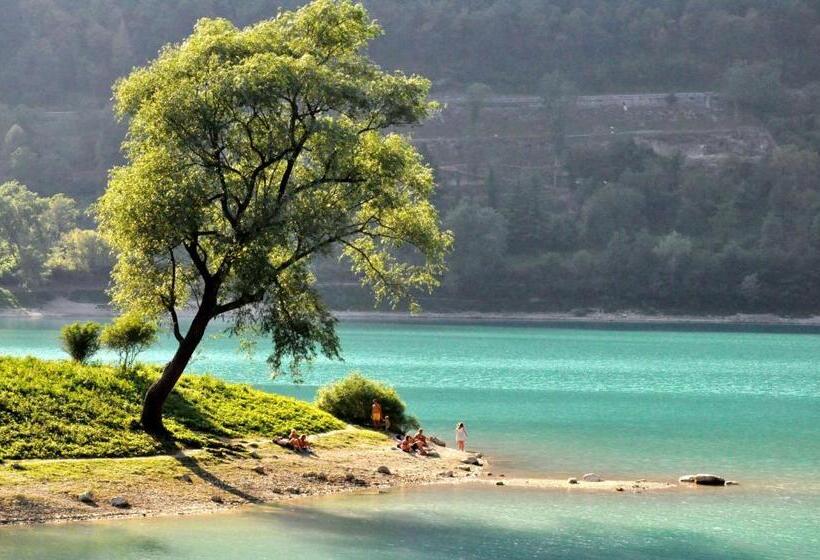 1 Bedroom Apartment Lake View, Al Trovante   Gardaslowemotion