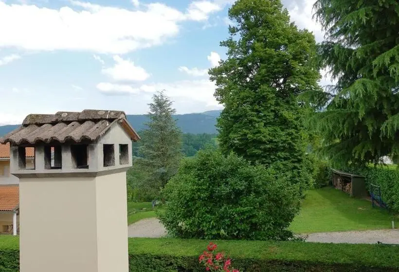 اتاق سه‌نفرۀ استاندارد با سرویس بهداشتی بیرون از اتاق, B&b Piccole Dolomiti
