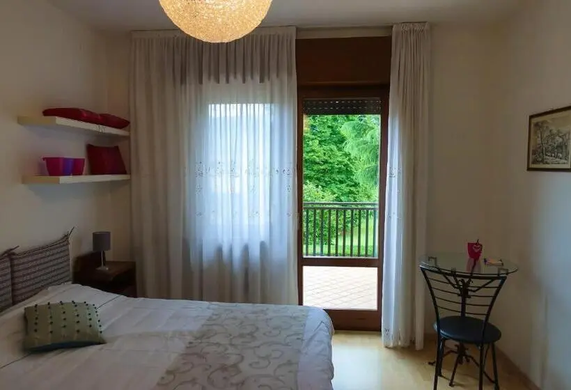 اتاق سه‌نفرۀ استاندارد با سرویس بهداشتی بیرون از اتاق, B&b Piccole Dolomiti