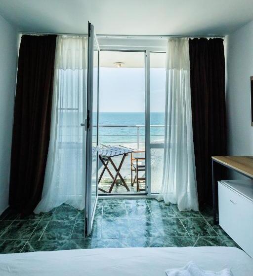 ファミリールーム, Arsenal