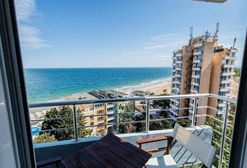 ファミリールーム, Arsenal