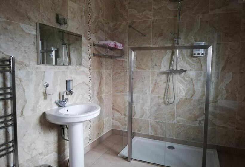 スタンダードルーム, Hunters Lodge B&b