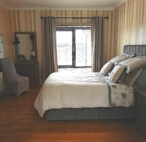 スタンダードルーム, Hunters Lodge B&b