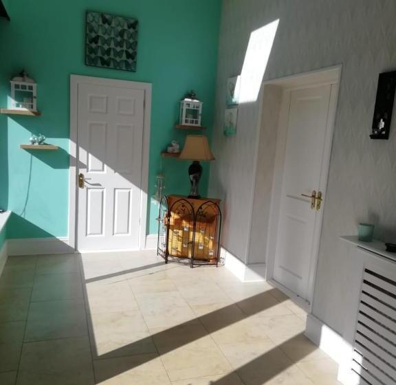 バス共有のスタンダードルーム, Hunters Lodge B&b