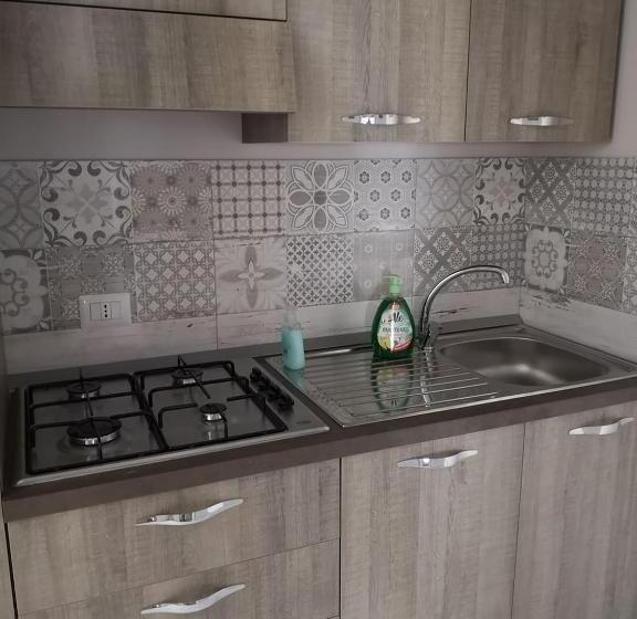 패밀리 룸, Donna Concetta