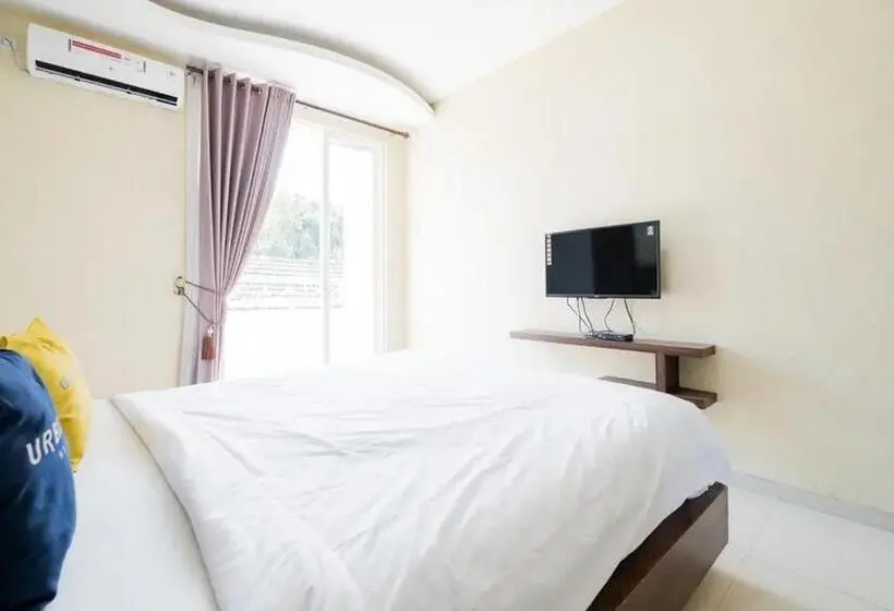 デラックスルーム, Urbanview Hotel Omah Anin Batu By Reddoorz