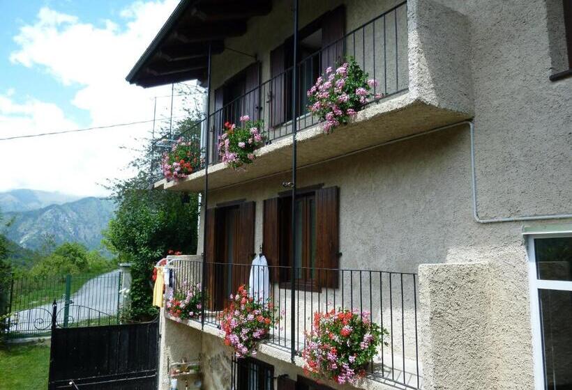 スタンダードトリプルルーム, La Buneta