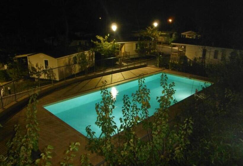 Apartament 1 Dormitor cu Priveliște către Piscină, Résidence L éléphant