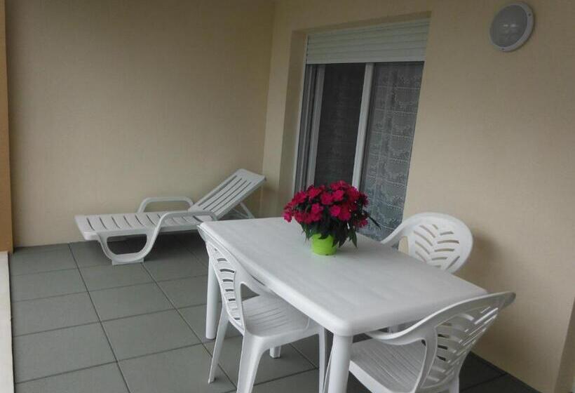 Apartament 1 Dormitor cu Priveliște către Piscină, Résidence L éléphant