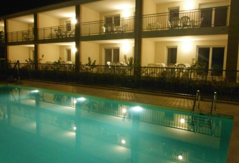 Apartament 1 Dormitor cu Priveliște către Piscină, Résidence L éléphant