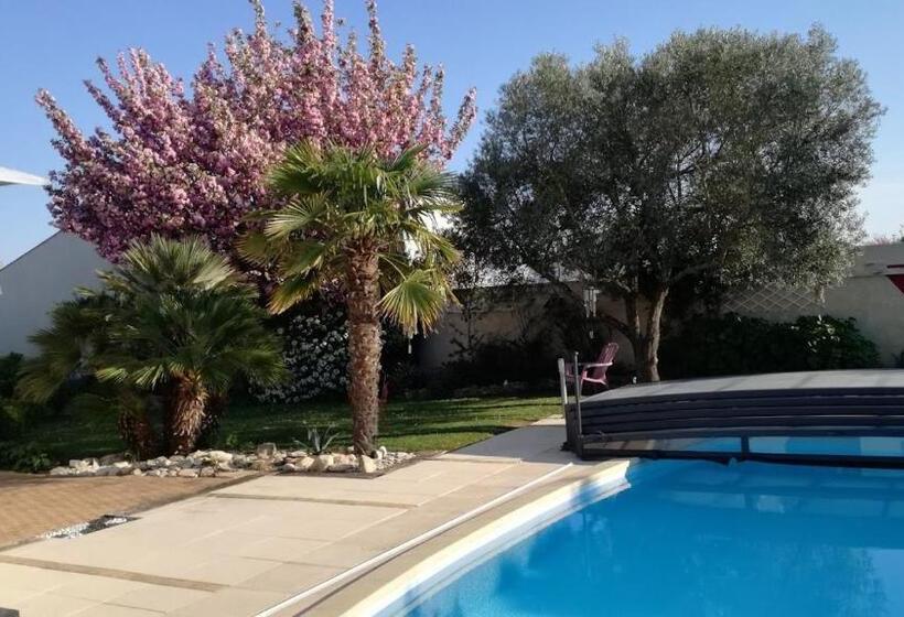 标准间带游泳池, Chambre D Hôtes Armoise