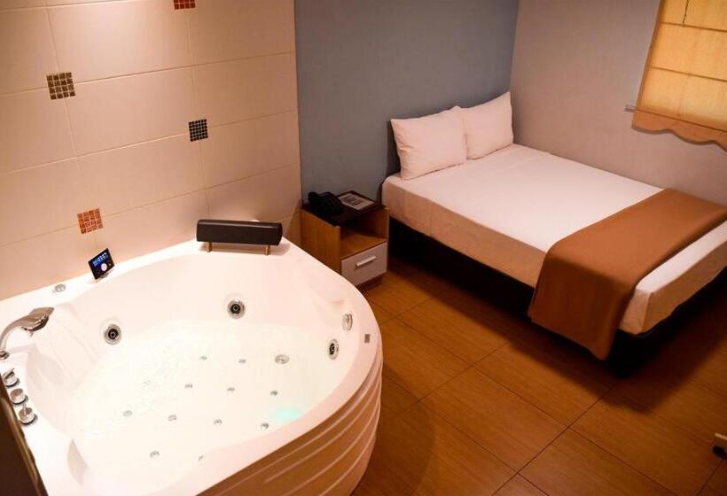 수피리어 룸, Mega