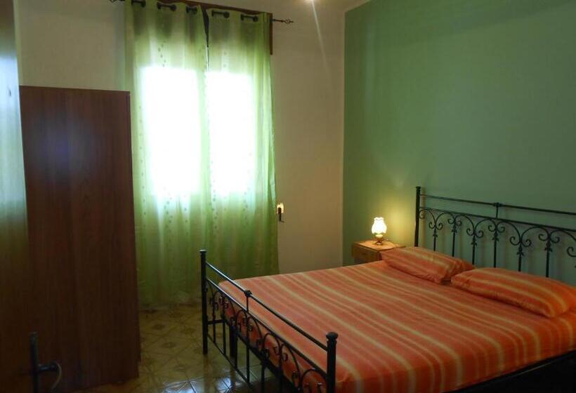 Talo 4 Makuuhuonetta, Residence Stefano