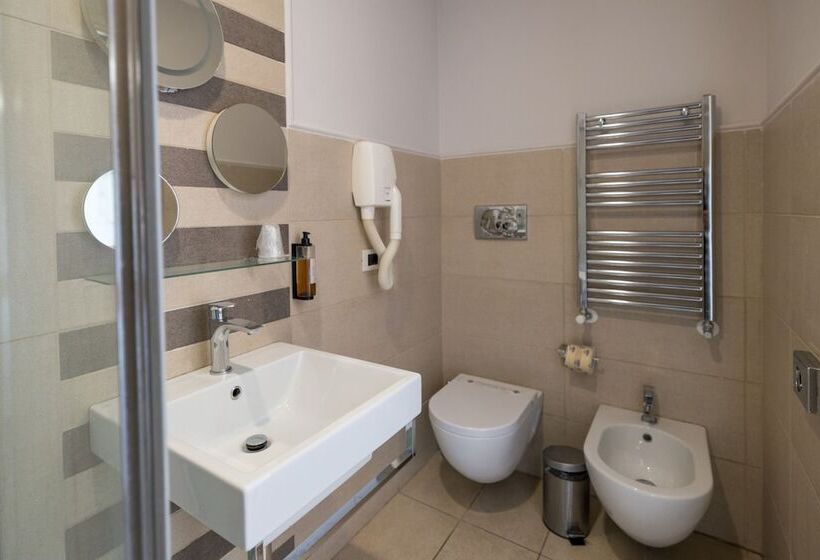 スタンダードルーム, Zaccardi Roof Garden