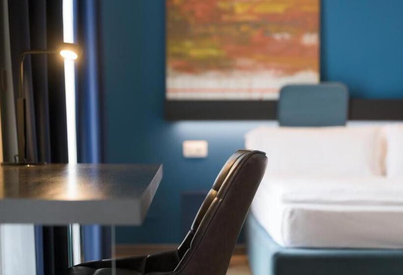 חדר דלוקס נוף לאגם, All'azzurro