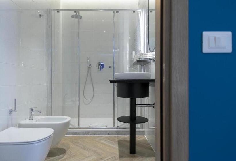 חדר דלוקס נוף לאגם, All'azzurro