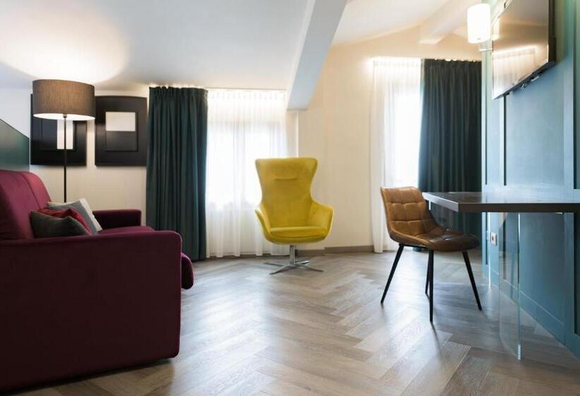 סוויטת ג'וניור, All'azzurro