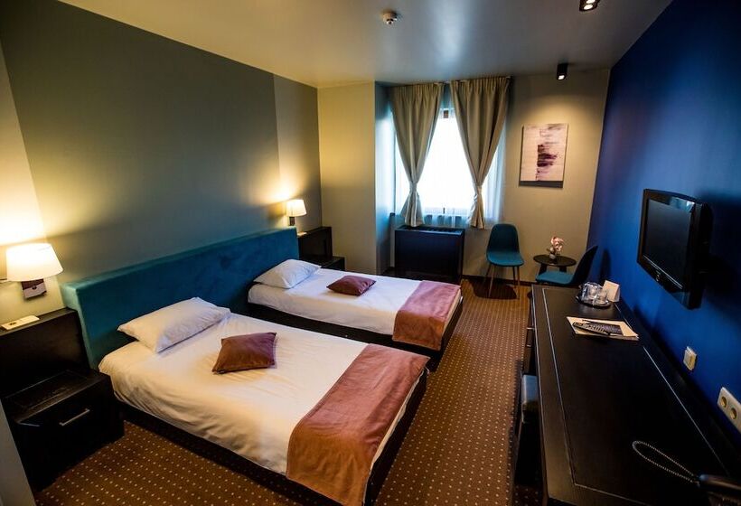 Номер Superior, Arena