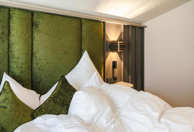 جناح جونيور مزوَّد بشرفة, Arpuria L Hidden Luxury Mountain Home Adults Friendly