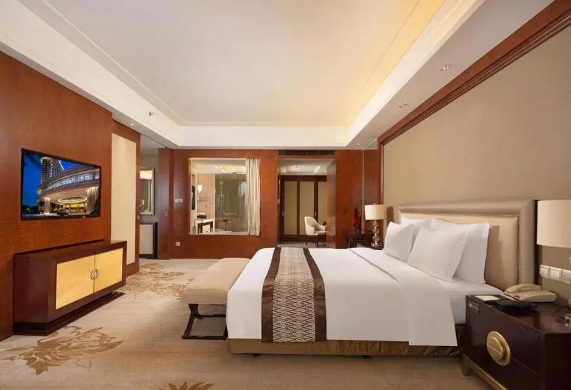 سوییت لوکس, Shenzhen Baolilai International