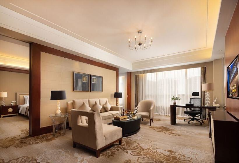 سوییت لوکس, Shenzhen Baolilai International