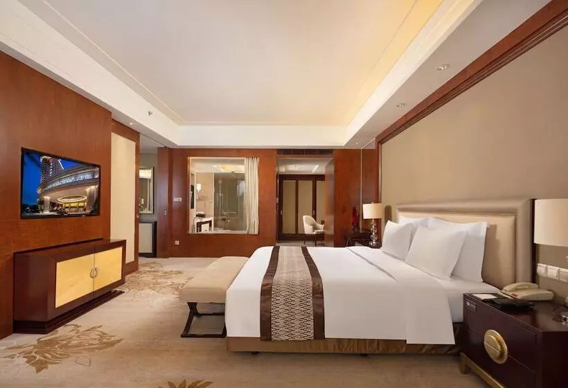 سوییت لوکس, Shenzhen Baolilai International