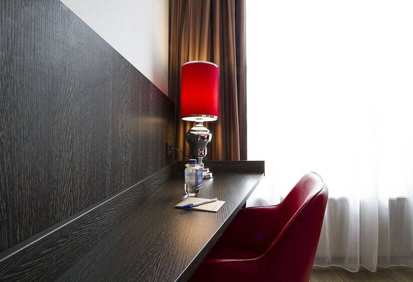 Номер Deluxe, Bastion Hotel Amsterdam Airport