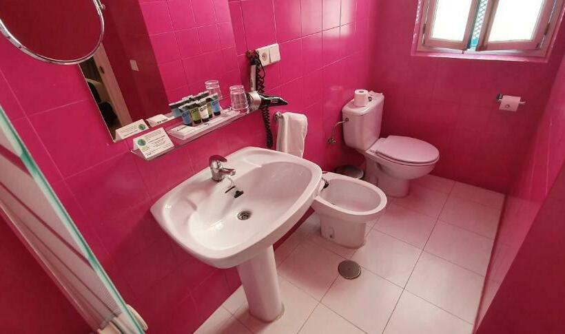 标准单人间, Casual De Las Letras Sevilla