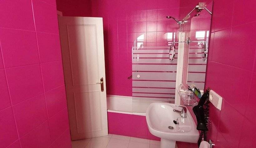 标准单人间, Casual De Las Letras Sevilla