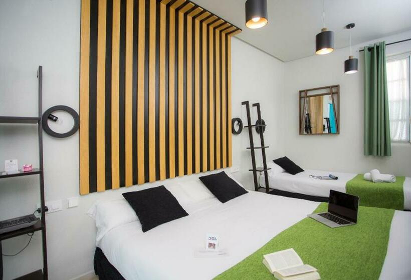 标准三人间, Casual De Las Letras Sevilla