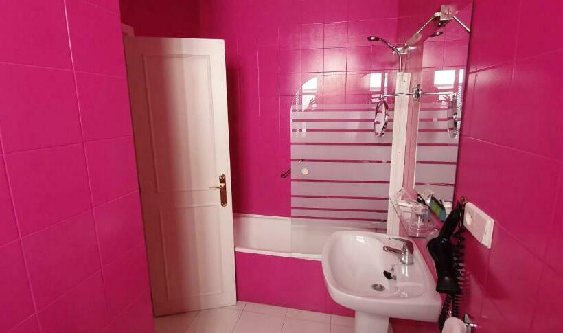 四人标准间, Casual De Las Letras Sevilla