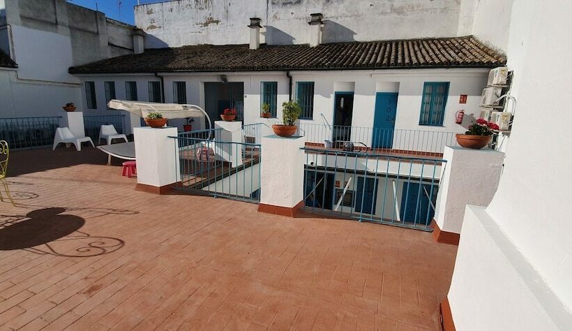 经济房, Casual De Las Letras Sevilla