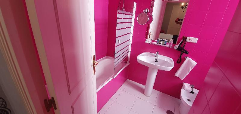 标准单人间, Casual De Las Letras Sevilla