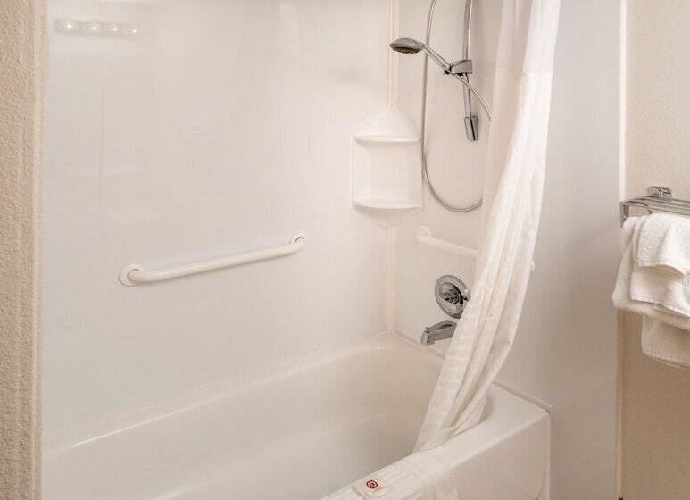 اتاق استاندارد با 2 تخت دوبل, Clarion Pointe Beckley