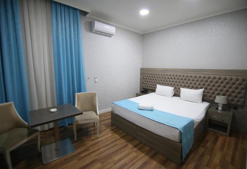 اتاق سوپریور با چشمانداز شهر, Empire Business Baku