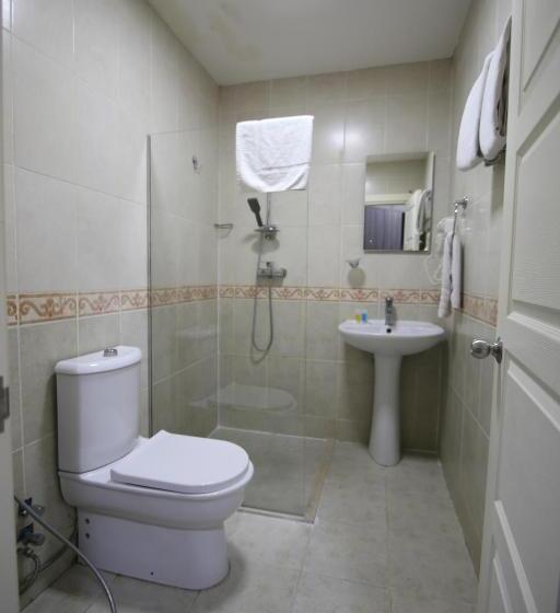 اتاق سوپریور سه تخته, Empire Business Baku