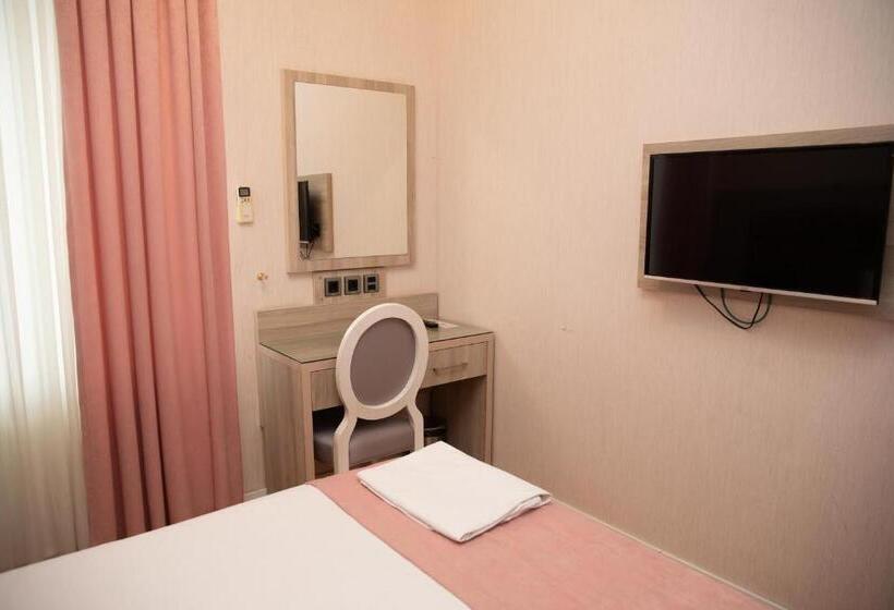 اتاق اکونومی, Empire Business Baku