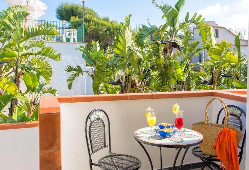 חדר סטנדרט צדדי נוף לים, La Scogliera