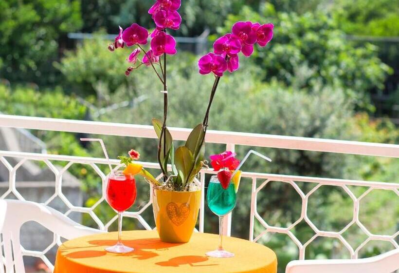 חדר סטנדרט צדדי נוף לים, La Scogliera