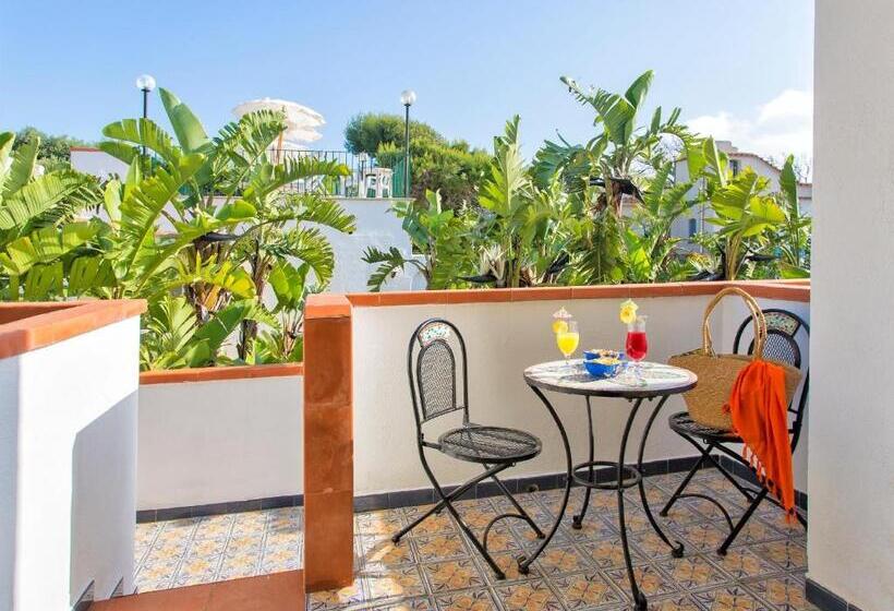 חדר סטנדרט לארבעה, La Scogliera