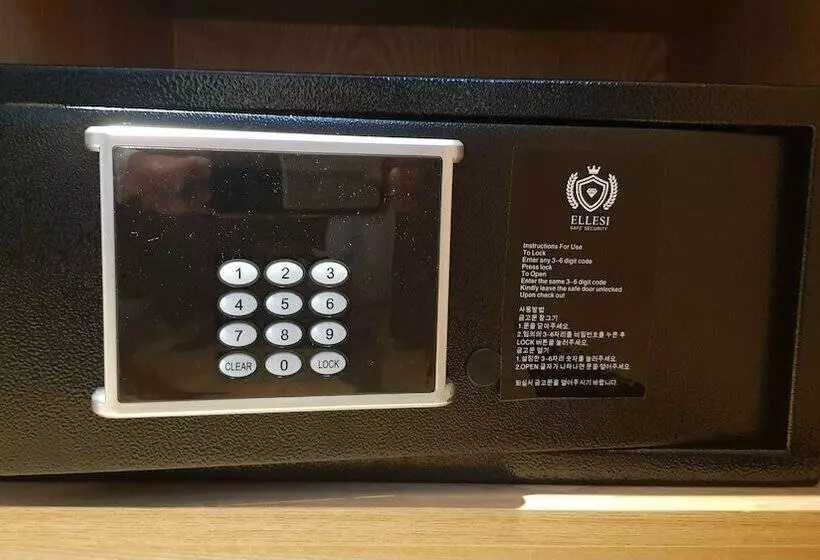 ファミリールーム, Reborn Suwon Silkroad