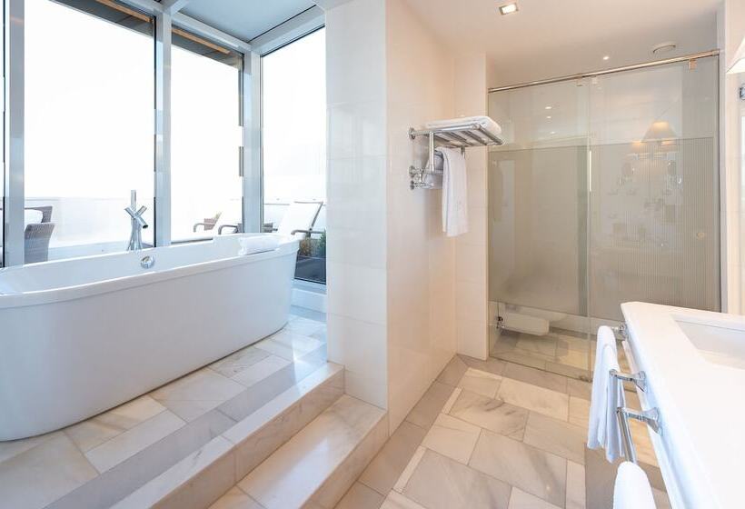 سوئیت جونیور با تراس, Urso Hotel & Spa, A Small Luxury Hotel Of The World