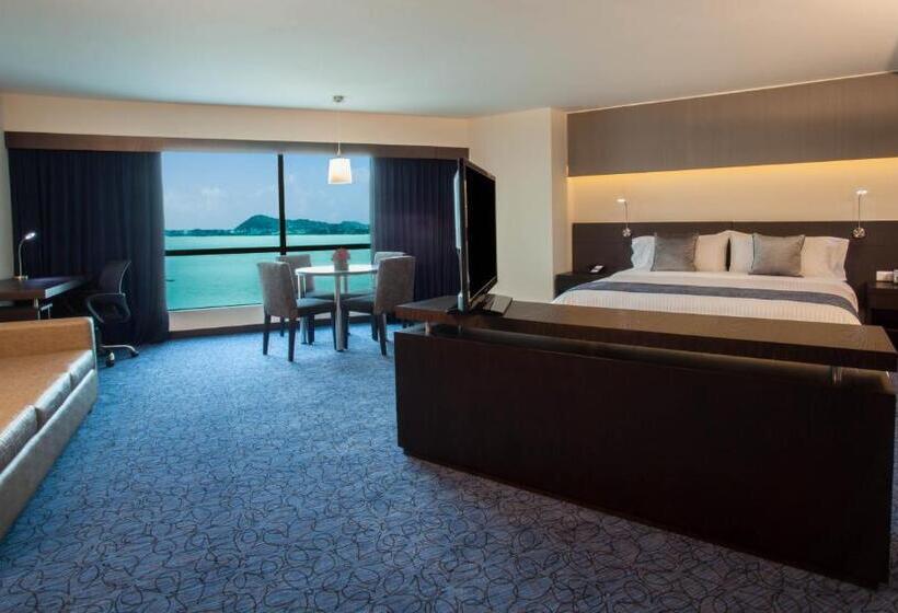 סוויטת ג'וניור, Wyndham Guayaquil, Puerto Santa Ana