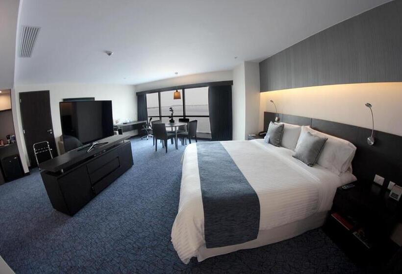 Полулюкс, Wyndham Guayaquil, Puerto Santa Ana