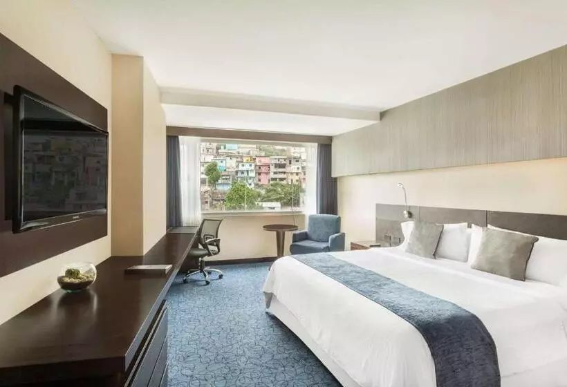 اتاق دلوکس با تخت کینگ و چشم‌انداز, Wyndham Guayaquil, Puerto Santa Ana