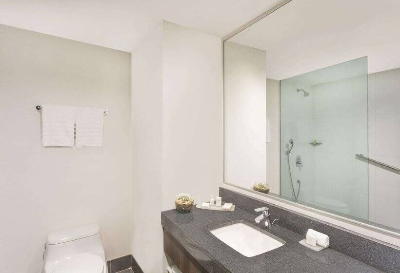 2ダブルベッドのスタンダードルーム, Wyndham Guayaquil, Puerto Santa Ana