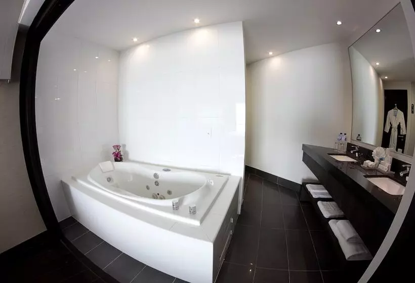 سوییت جونیور, Wyndham Guayaquil, Puerto Santa Ana