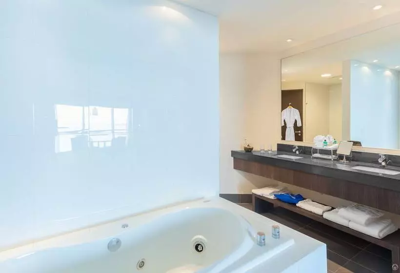 سوییت جونیور, Wyndham Guayaquil, Puerto Santa Ana
