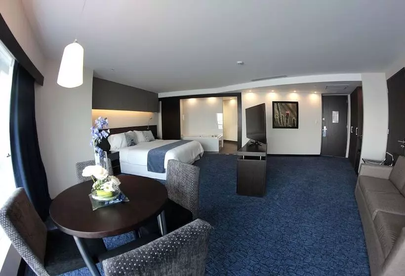 سوییت جونیور, Wyndham Guayaquil, Puerto Santa Ana